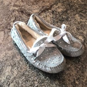 Women’s UGG slippers size 9